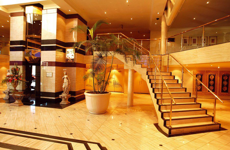 Peermont Metcourt Suites At Emperors Palace Кемптън Парк Интериор снимка