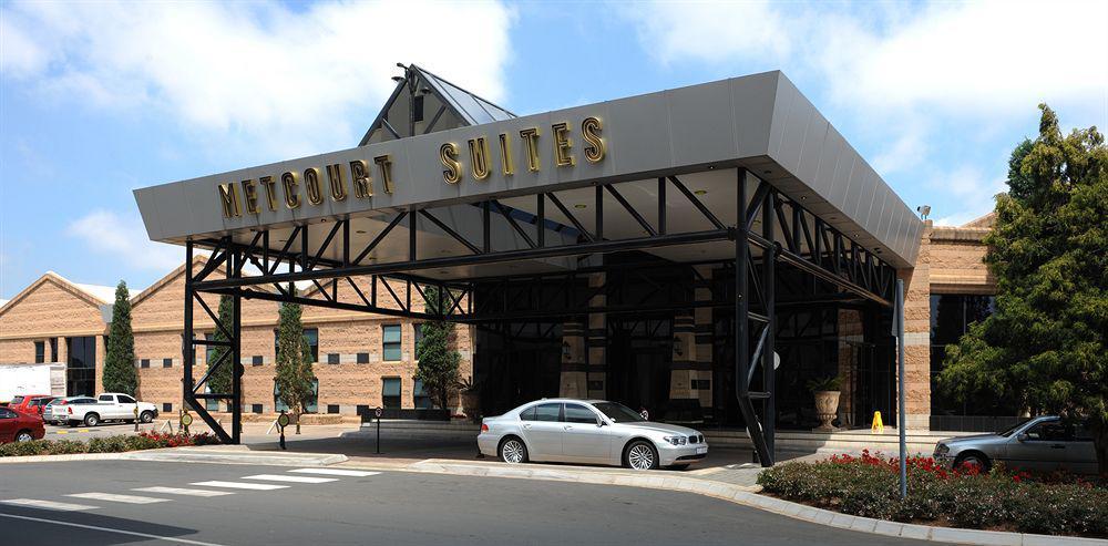 Peermont Metcourt Suites At Emperors Palace Кемптън Парк Екстериор снимка
